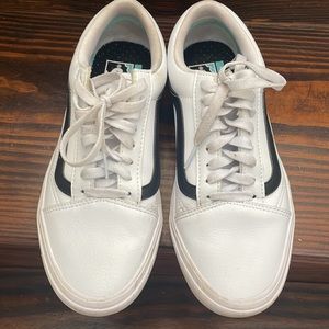 Vans ComfyCush Old Skool Women’s Sneakers, white leather size women 8/men’s 6